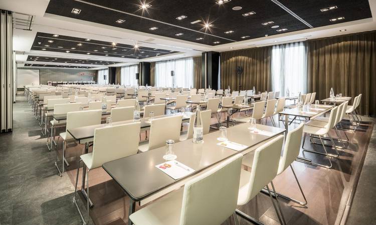 Sala Presentazioni Hotel Ilunion Atrium Madrid Sala Presentazioni Hotel Ilunion Atrium Madrid